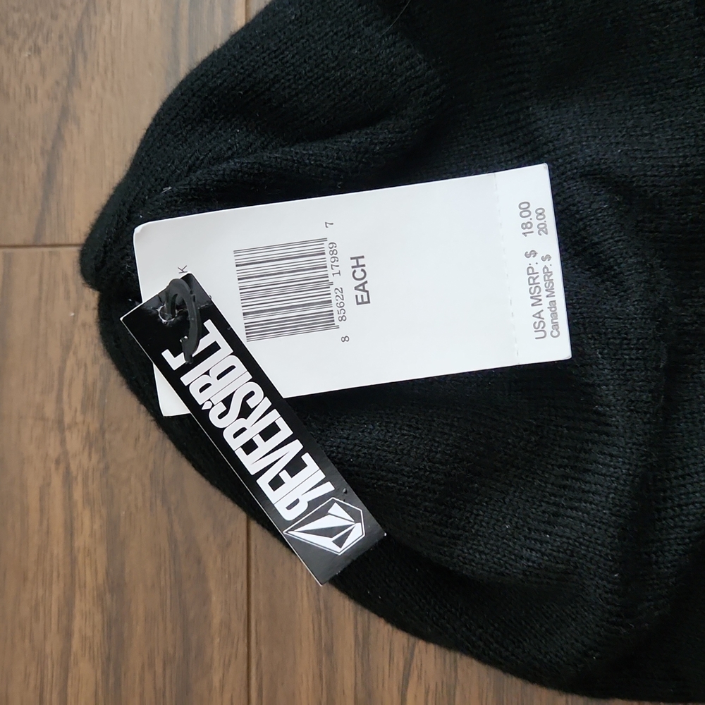 NWT Volcom Top Rocker Reversible Beanie toque - Picture 4 of 4